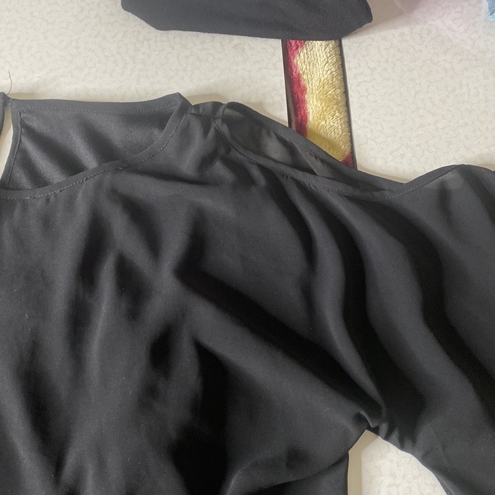 IZ Byer size XL Black & Gold cold shoulder bell sleeves dress 33123 - Picture 3 of 4